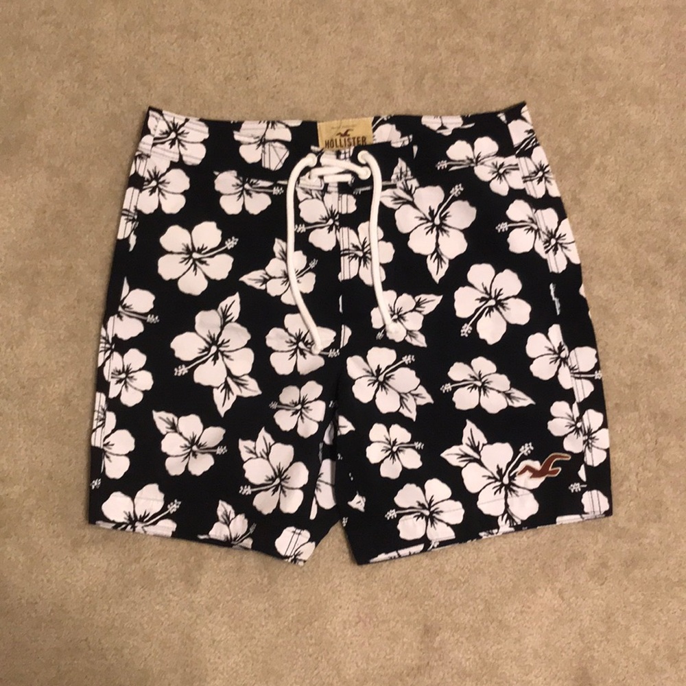 Large Hollister swim trucks (tag still on)